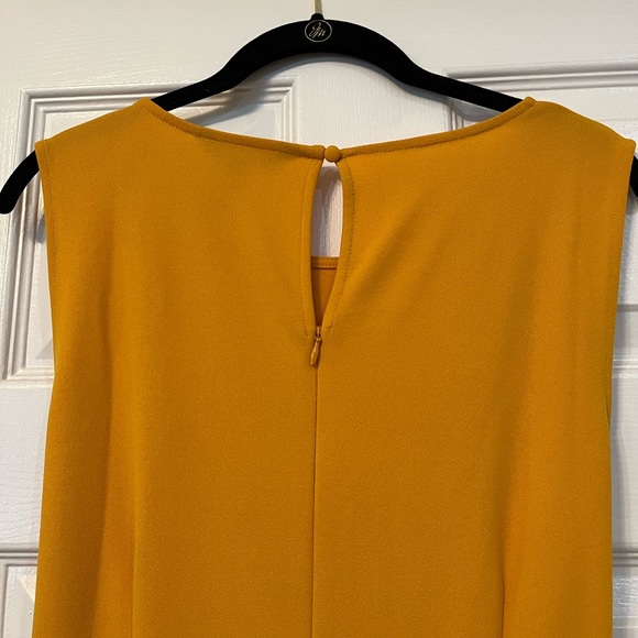 Dujour sleeveless, cropped, wide leg jumpsuit with attached belt, size XS - Picture 6 of 9